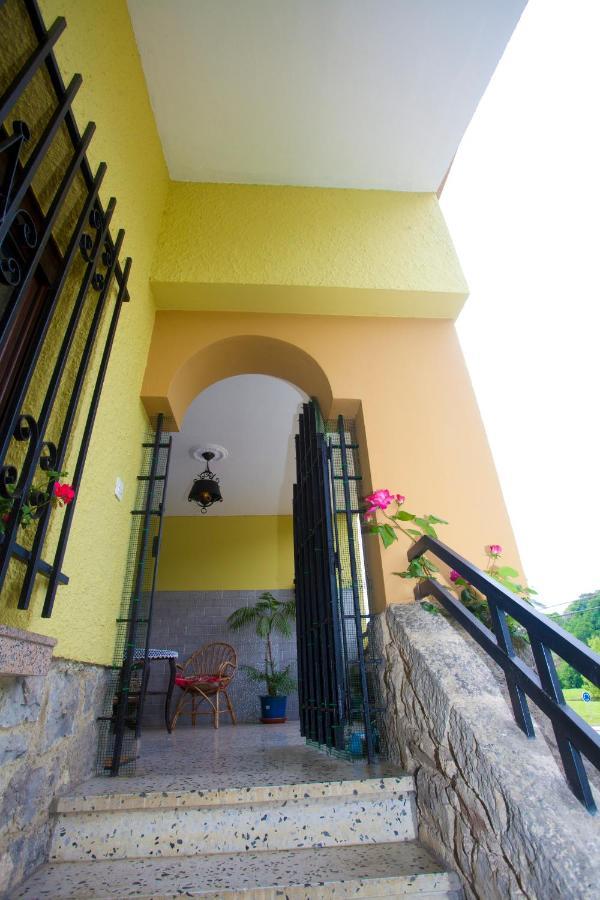 Villa Teresa Onís Exterior foto
